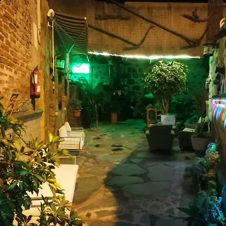 La Piedra Viva , Siete Hermanos Konukevi